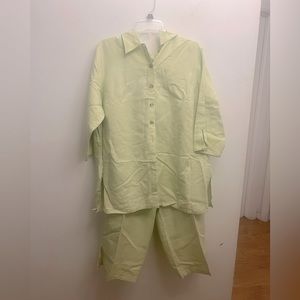 Avenue green pant suit